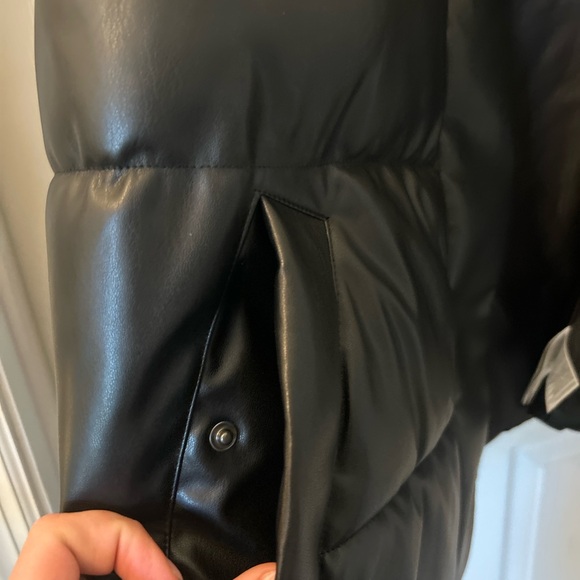 Gap Relaxed Faux Leather Vest - Picture 6 of 10